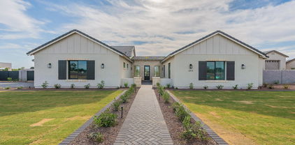 6914 N 177th Place, Waddell