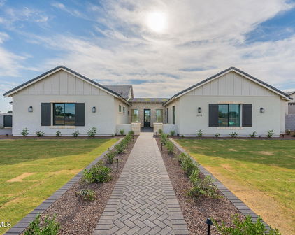 6914 N 177th Place, Waddell