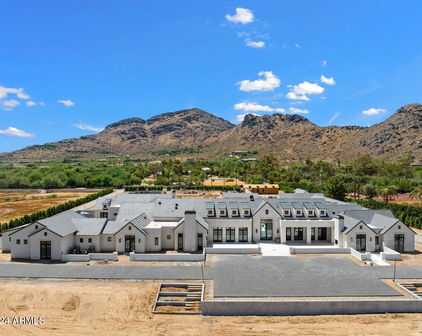 5724 E Mockingbird Lane, Paradise Valley