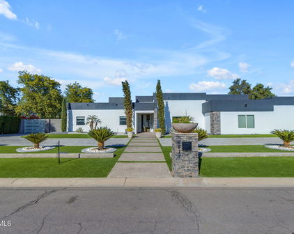 6418 E Turquoise Avenue, Paradise Valley