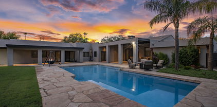 9324 N 58th Street, Paradise Valley