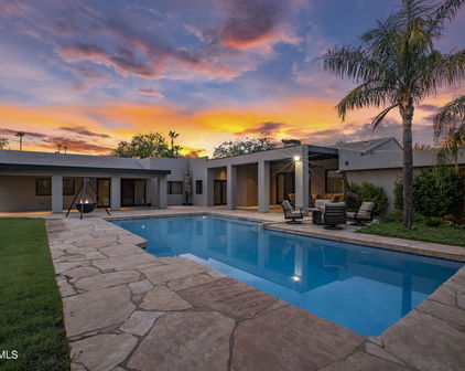 9324 N 58th Street, Paradise Valley
