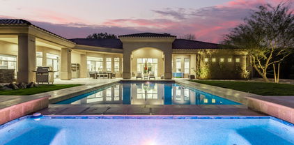 7100 E Berneil Drive, Paradise Valley