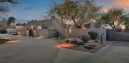 9324 N 58th Street, Paradise Valley