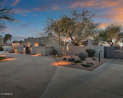 9324 N 58th Street, Paradise Valley