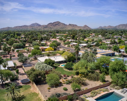 6426 E Turquoise Avenue, Paradise Valley