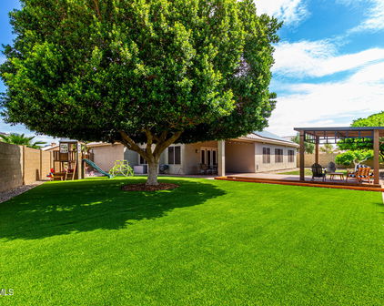 6577 W Abraham Lane, Glendale