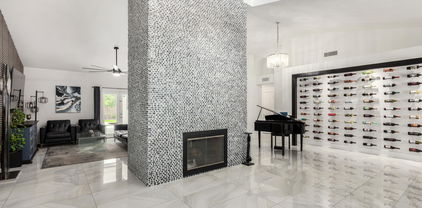 102 S Honeysuckle Lane, Gilbert