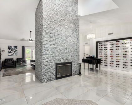102 S Honeysuckle Lane, Gilbert