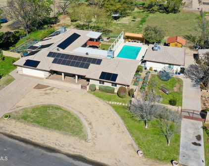 814 E Harwell Road, Gilbert