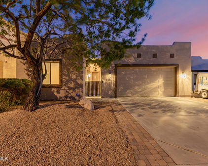 3953 W Salter Drive, Glendale