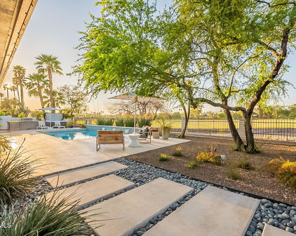 20 W Canterbury Lane, Phoenix