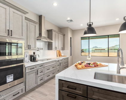 1620 E Cloud Road, Phoenix