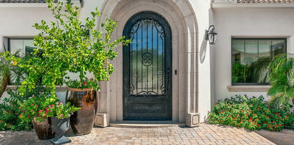 6545 E Berneil Drive, Paradise Valley