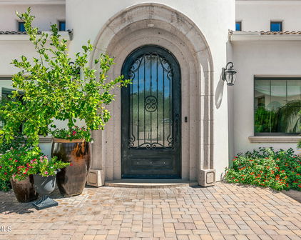 6545 E Berneil Drive, Paradise Valley