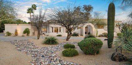 5709 N Harding Drive, Paradise Valley