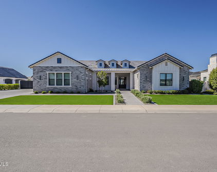 2697 E Maplewood Street, Gilbert