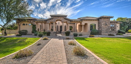 2795 E Meadowview Court, Gilbert