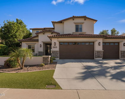 5821 W Del Lago Circle, Glendale