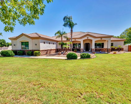 8735 N 172nd Drive, Waddell