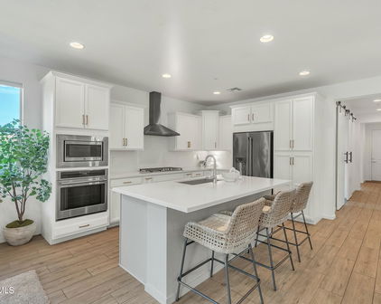 1876 S Huish Drive, Gilbert