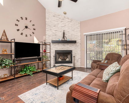 7101 W Beardsley Road Unit 122, Glendale