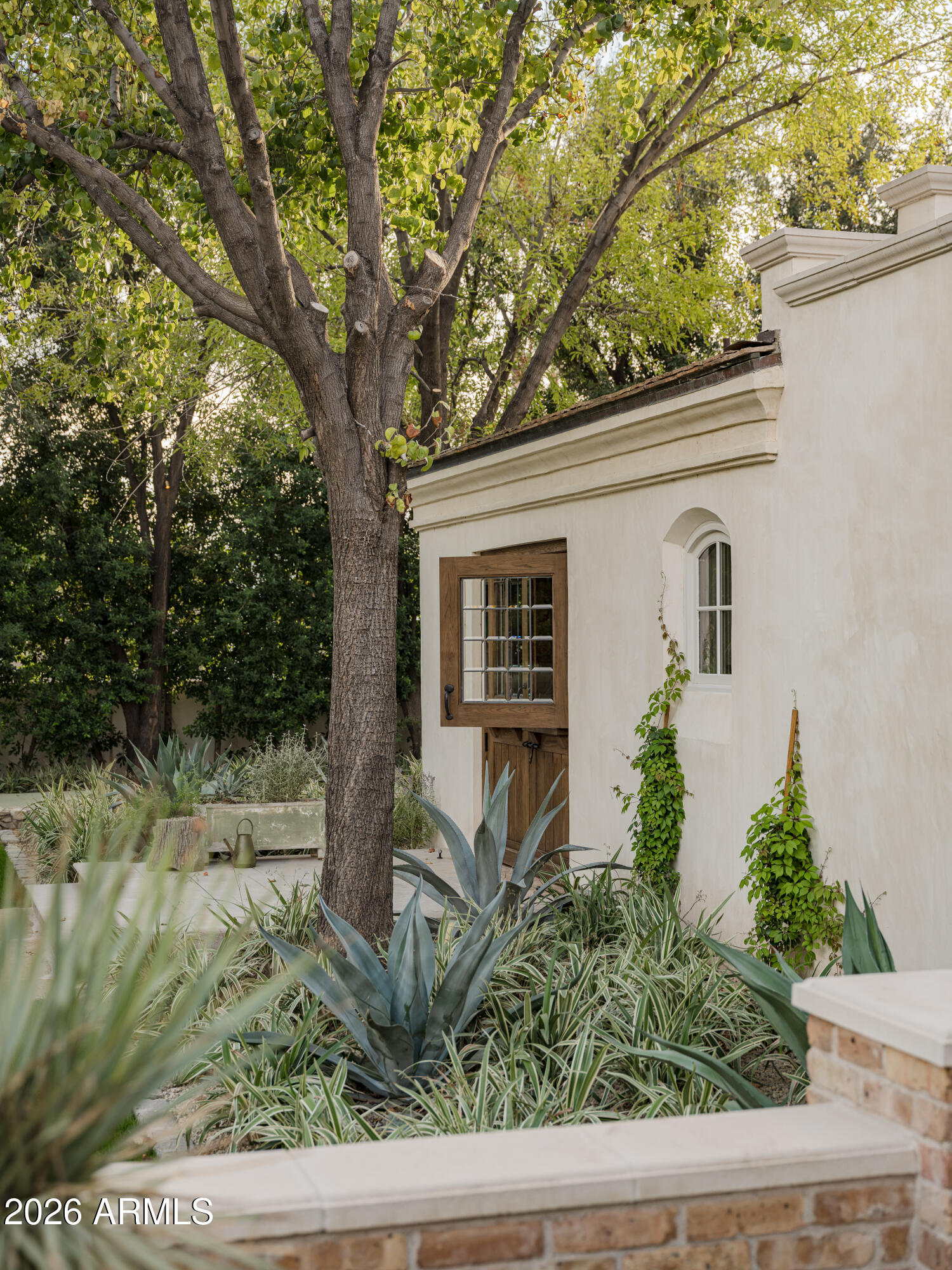 6415 E Exeter Boulevard, Scottsdale, Arizona 85251. 5 bedrooms 8