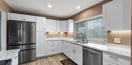 107 Leisure World --, Mesa