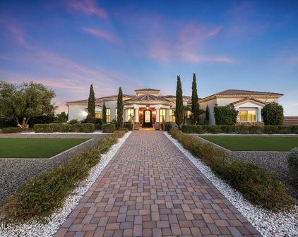 11813 E Cardinal Way, Chandler