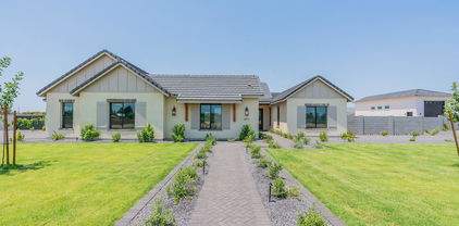 6816 N 177th Place, Waddell