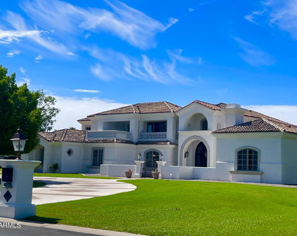 17 E Oakwood Hills Drive, Chandler