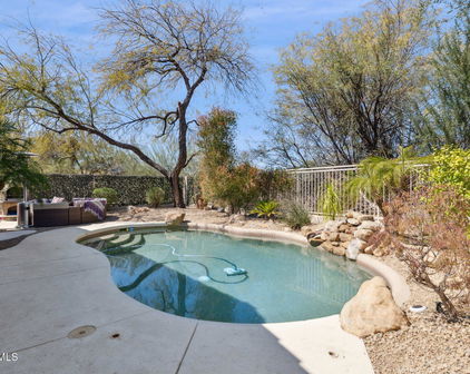 4308 E Smokehouse Trail, Cave Creek