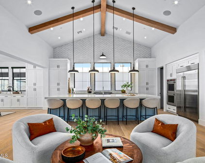 10261 E De La O Road, Scottsdale