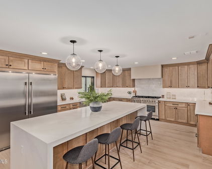 155 N Pecan Court, Gilbert