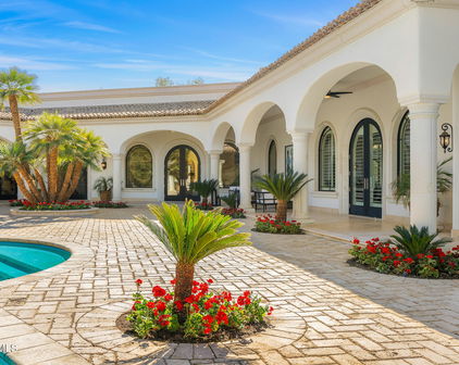 4900 E Desert Fairways Drive, Paradise Valley