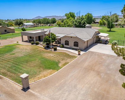 17719 E Brooks Farms Road, Gilbert