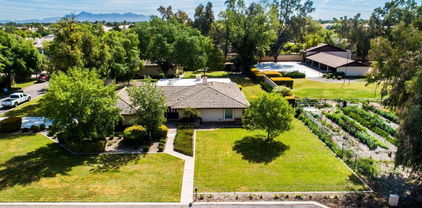 221 S Ranchos Legante Drive, Gilbert
