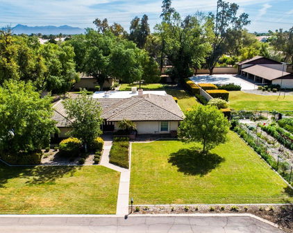 221 S Ranchos Legante Drive, Gilbert