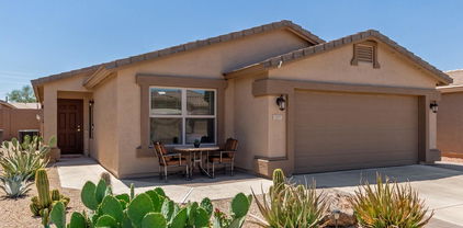 3509 E Hazeltine Way, Chandler