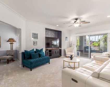 7401 W Arrowhead Clubhouse Drive Unit 2027, Glendale