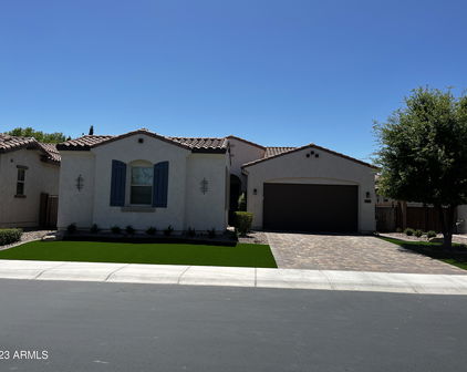 953 E Horseshoe Place, Chandler