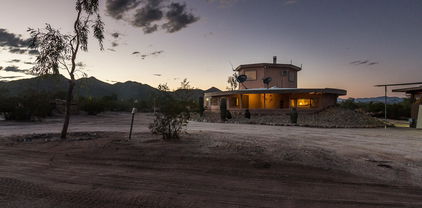 572 S Deer Trail, Maricopa