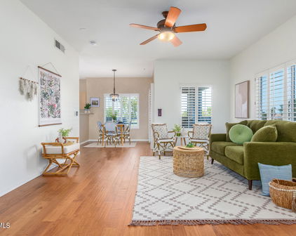 7401 W Arrowhead Clubhouse Drive Unit 2051, Glendale