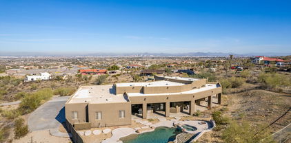 2715 W Cheyenne Drive, Laveen