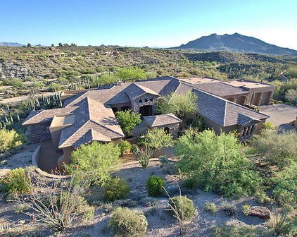 7807 E Crisscross Way, Carefree