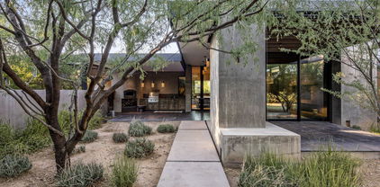 8502 N 59th Place, Paradise Valley