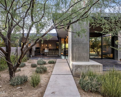 8502 N 59th Place, Paradise Valley