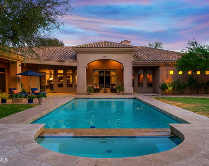 7100 E Berneil Drive, Paradise Valley