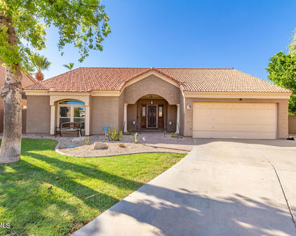 3910 E Hiddenview Drive, Phoenix