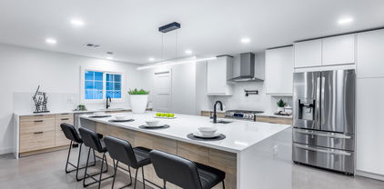 129 E Ellis Drive, Tempe
